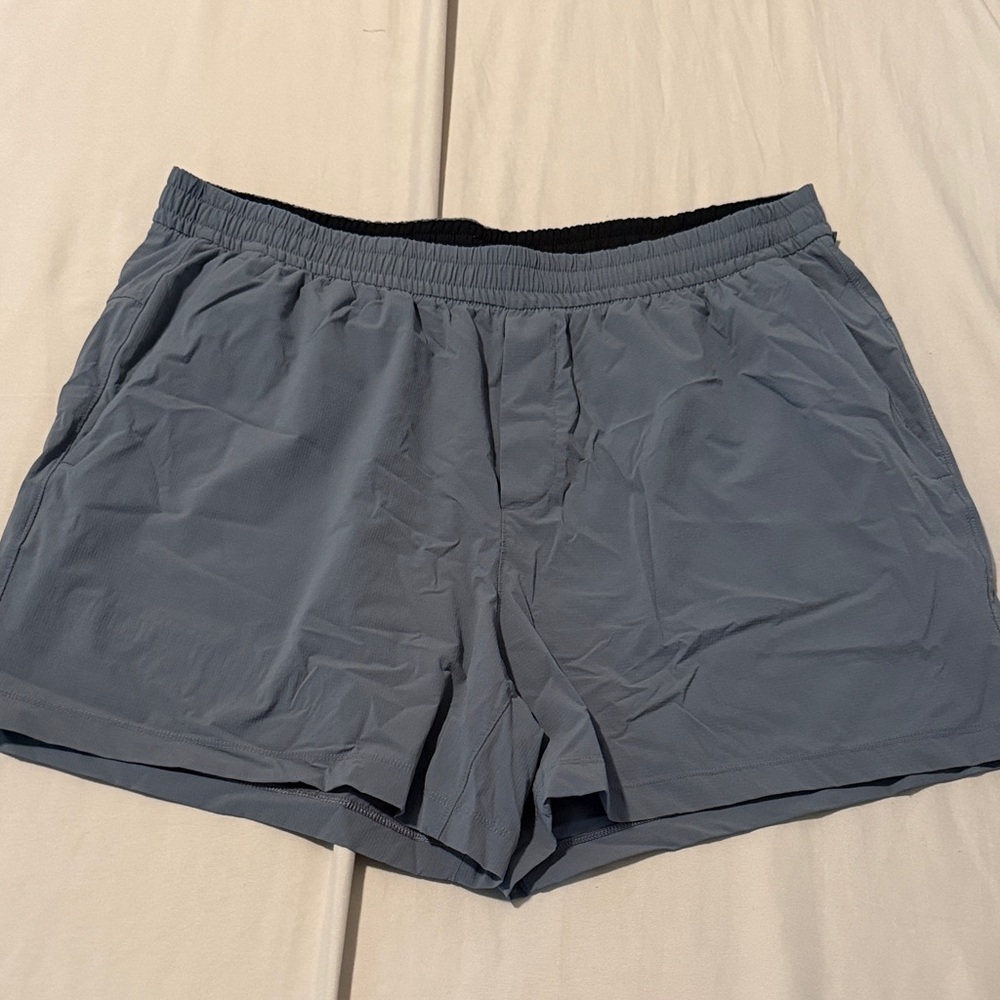 Lululemon Rip Stop 5”inseam XXL. Linerless Great condition. Zipper pockets